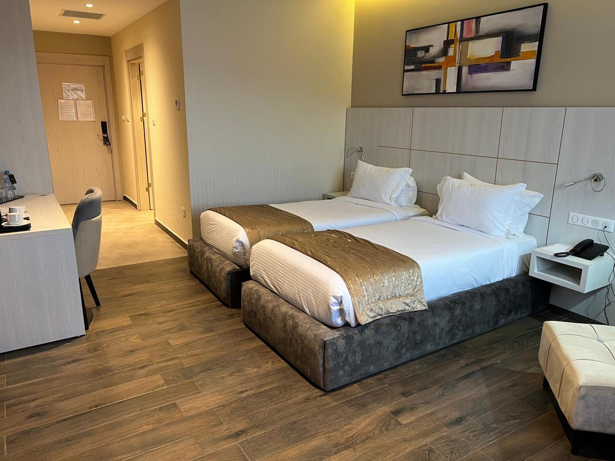 Hotel Ben Aouda & Spa Tipaza ภายนอก รูปภาพ