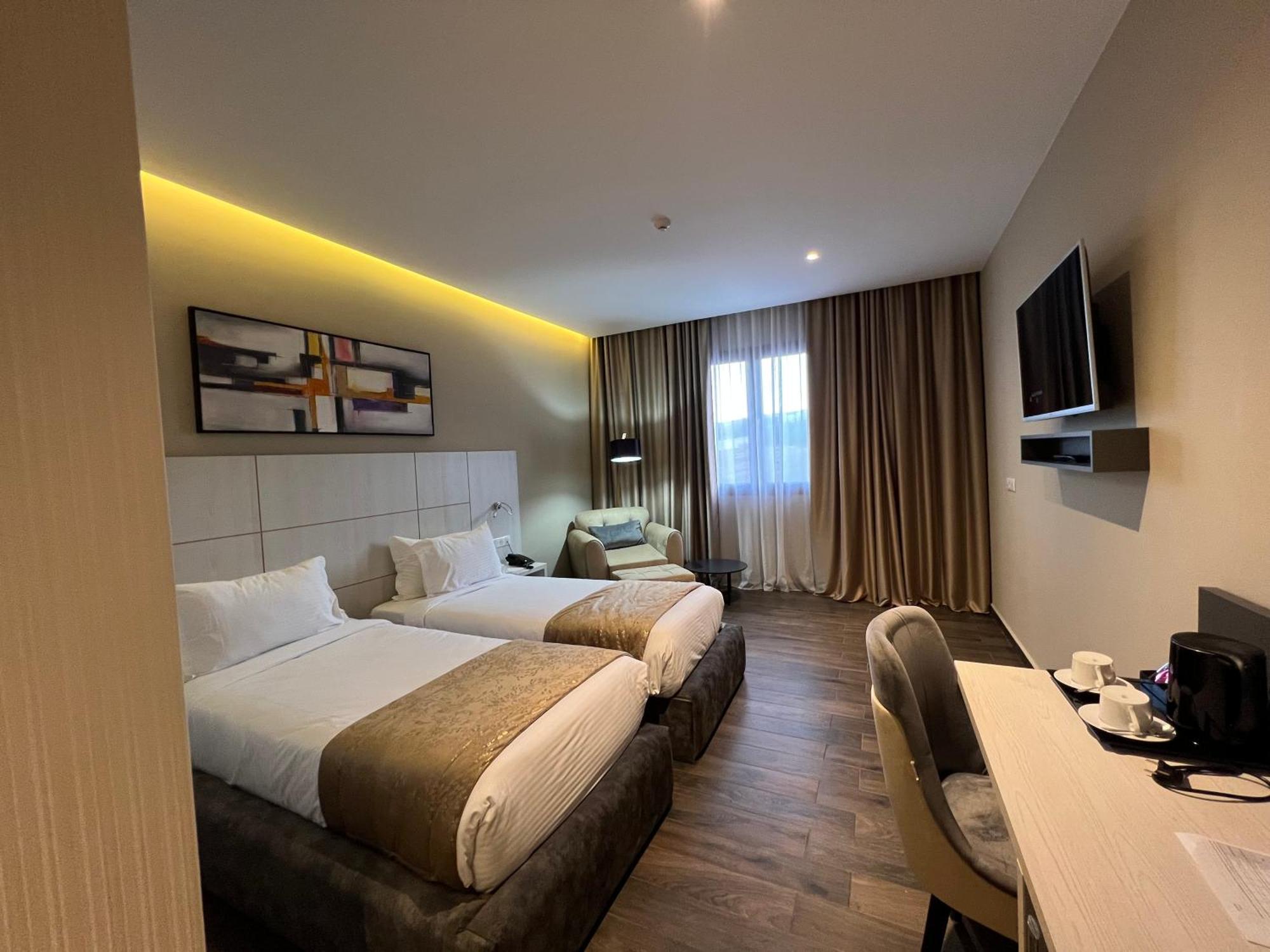 Hotel Ben Aouda & Spa Tipaza ภายนอก รูปภาพ