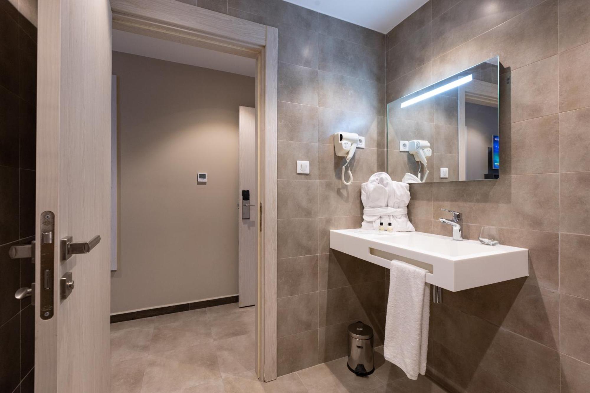 Hotel Ben Aouda & Spa Tipaza ภายนอก รูปภาพ